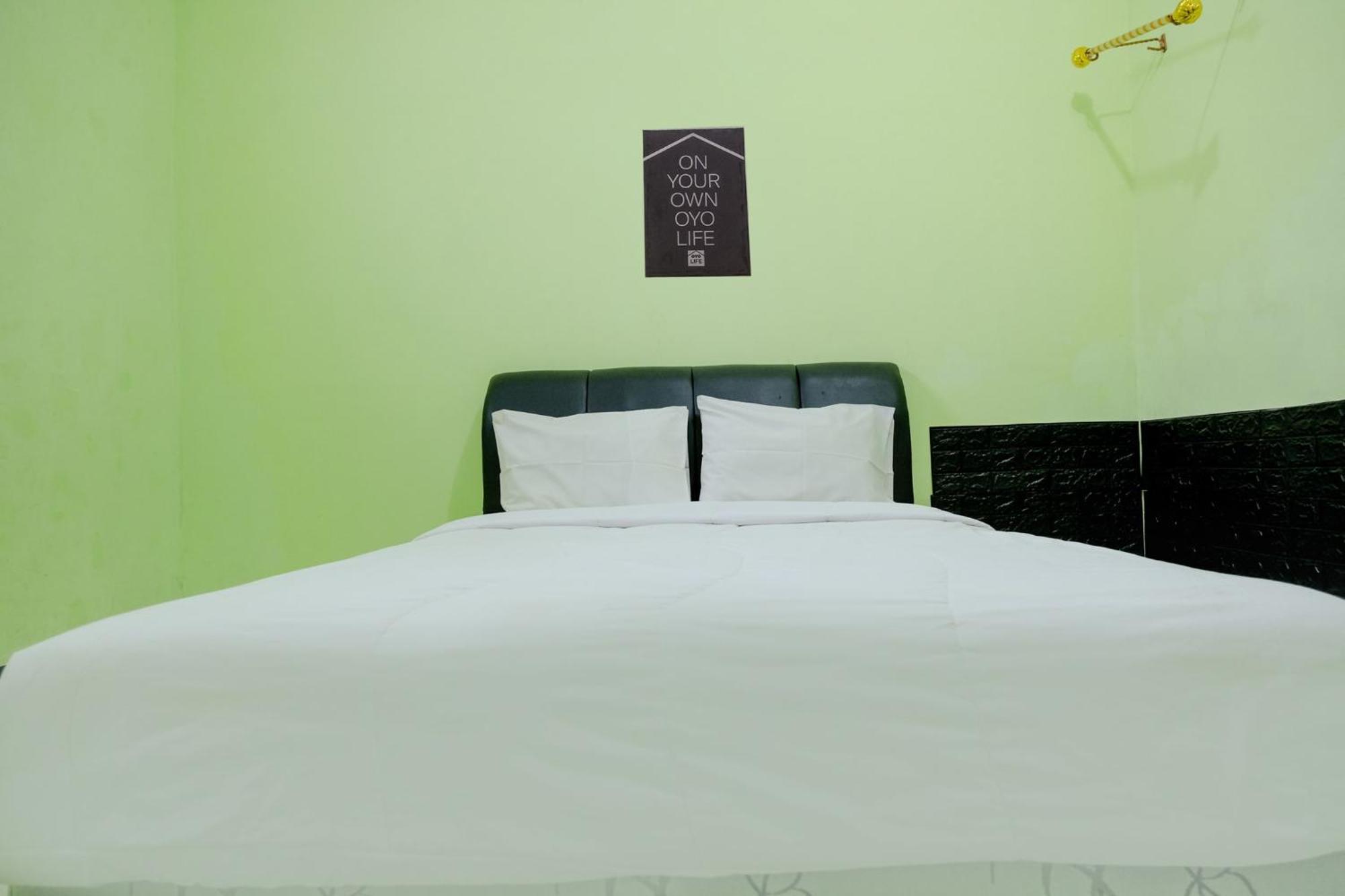 OYO Life 2508 Alba Suites Homestay Tulungagung Exterior foto