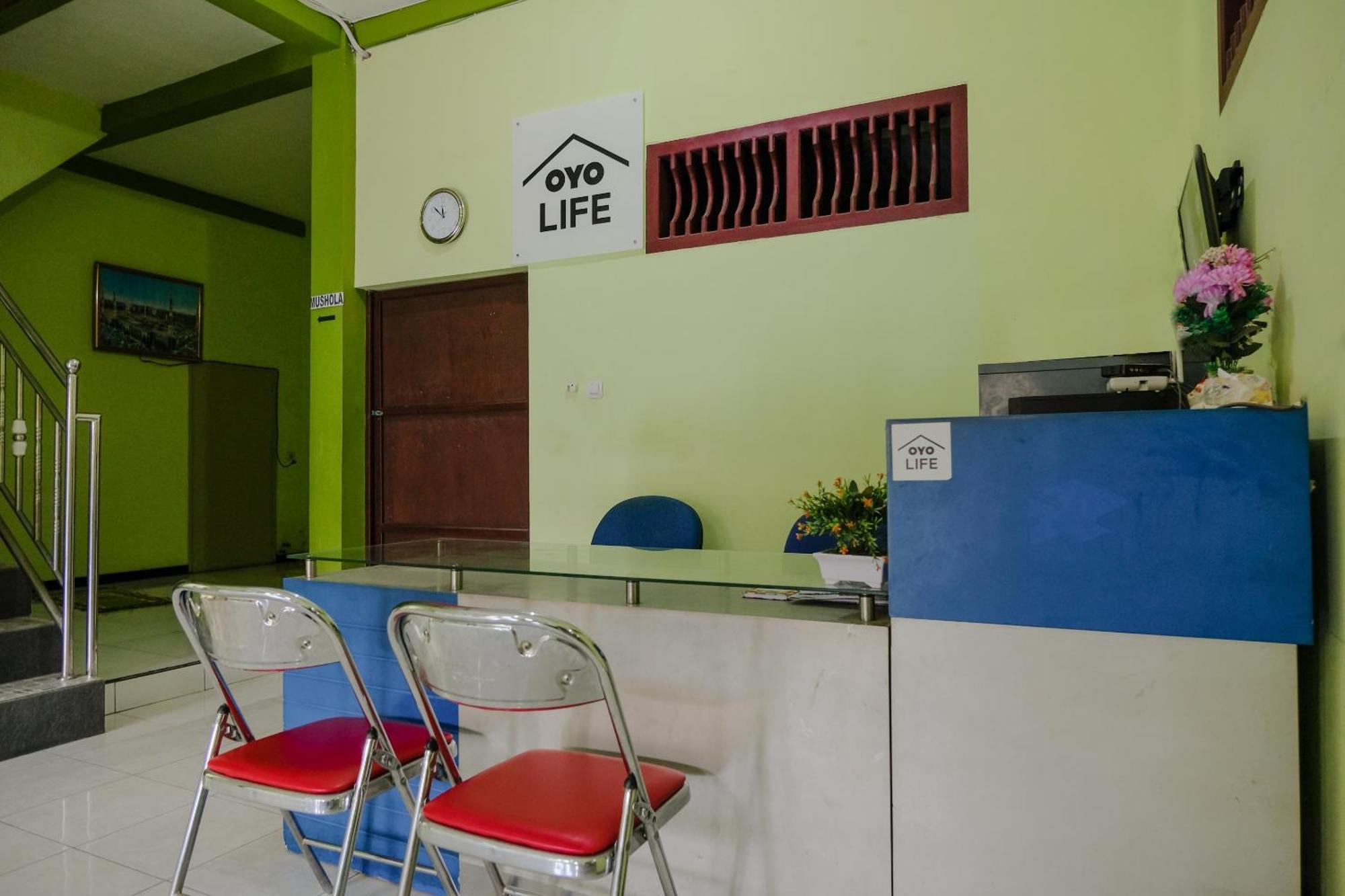 OYO Life 2508 Alba Suites Homestay Tulungagung Exterior foto